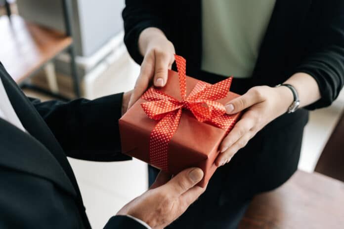 Give a corporate gift when and what