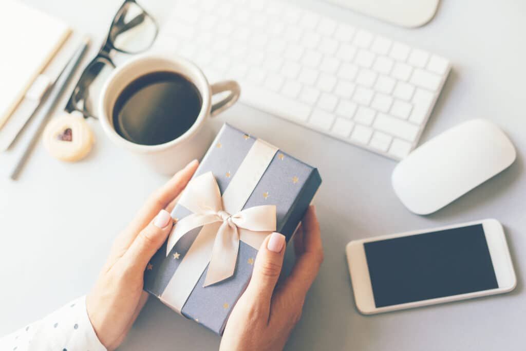 When should you give a corporate gift?